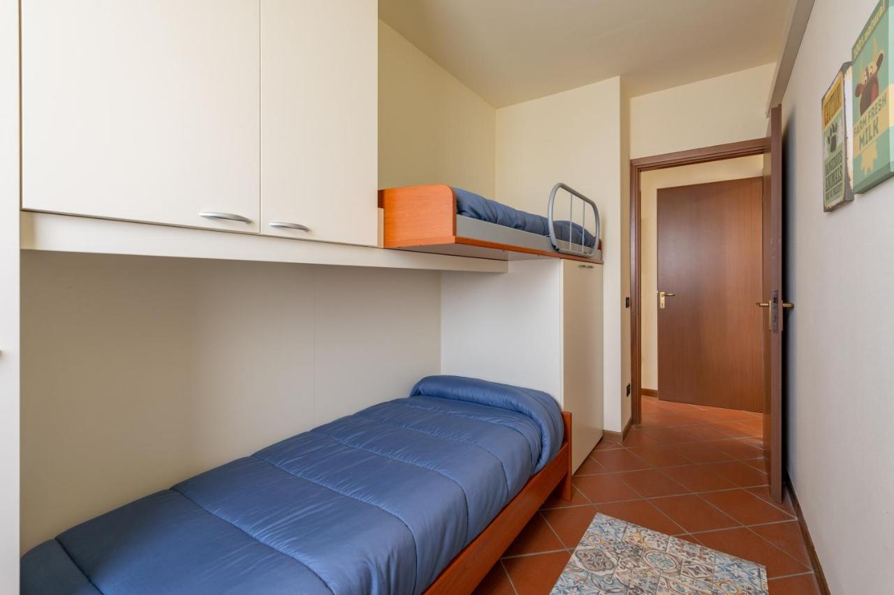 Pool - Marge Apartment - By Host4U Padenghe sul Garda Exterior foto