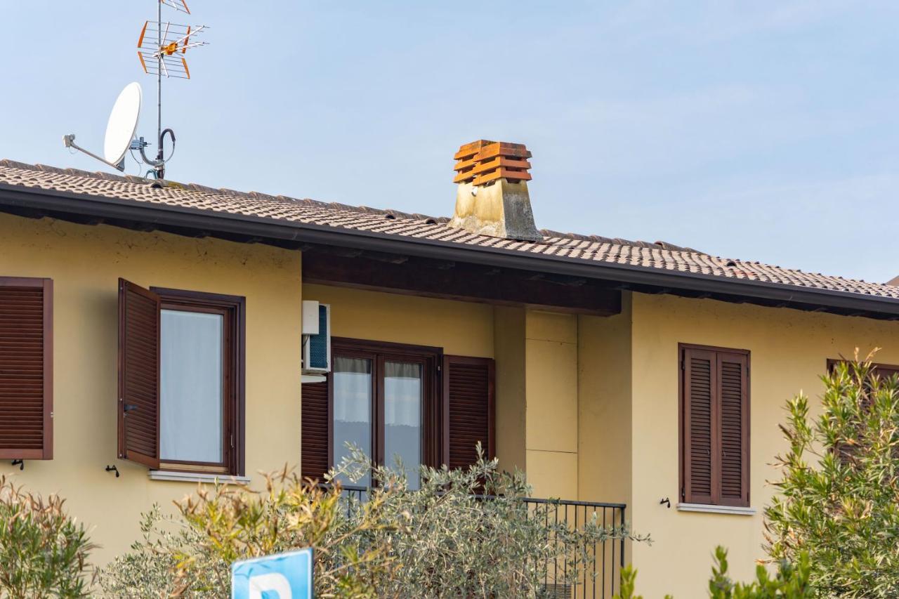 Pool - Marge Apartment - By Host4U Padenghe sul Garda Exterior foto