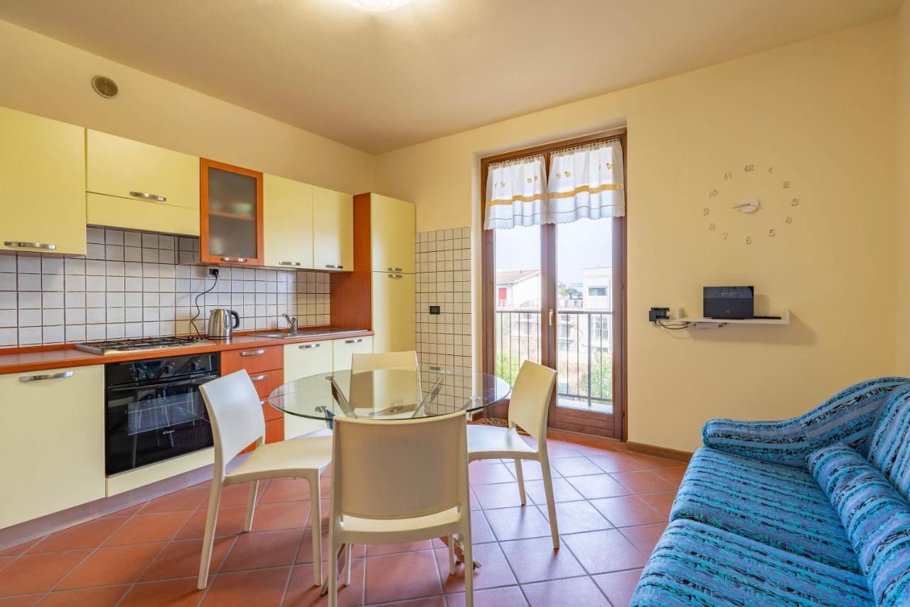 Pool - Marge Apartment - By Host4U Padenghe sul Garda Exterior foto