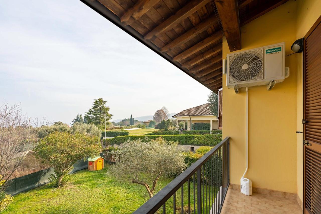 Pool - Marge Apartment - By Host4U Padenghe sul Garda Exterior foto