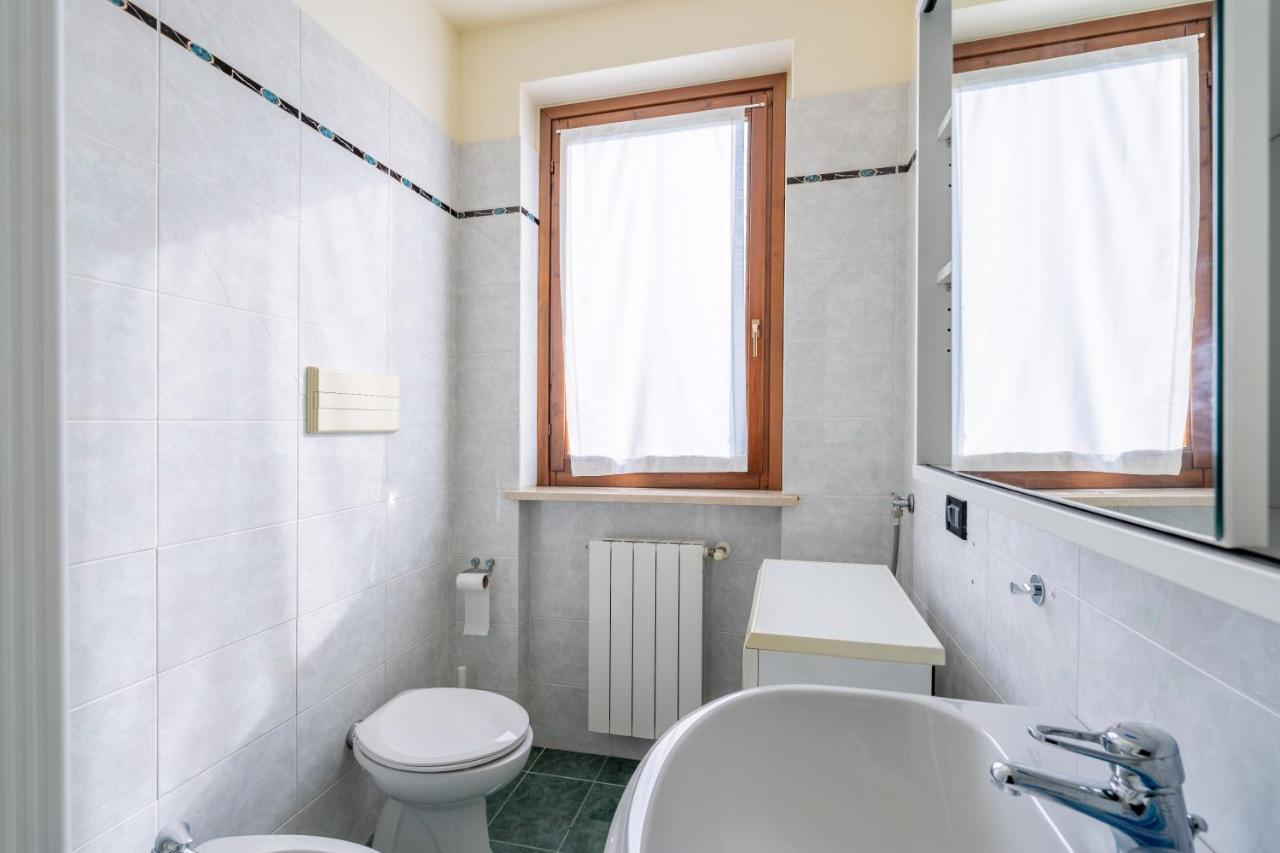 Pool - Marge Apartment - By Host4U Padenghe sul Garda Exterior foto