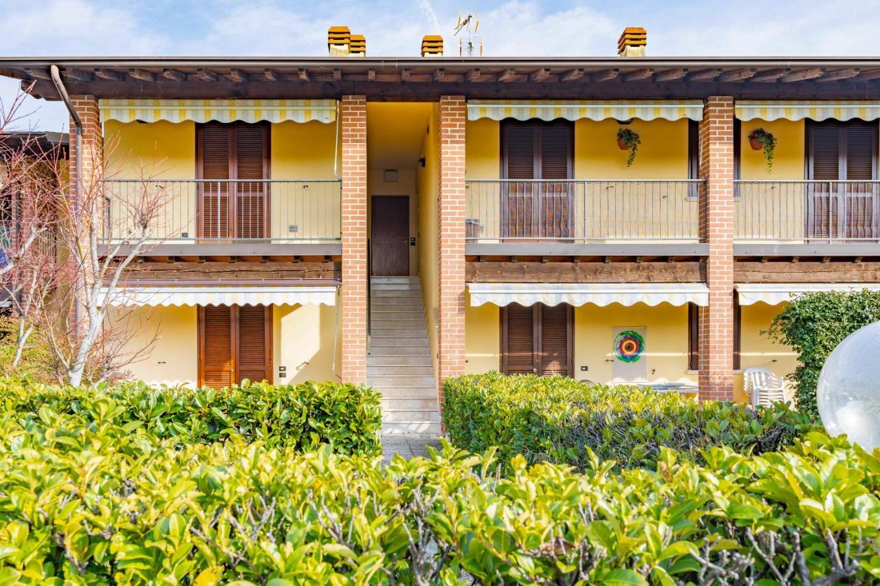 Pool - Marge Apartment - By Host4U Padenghe sul Garda Exterior foto